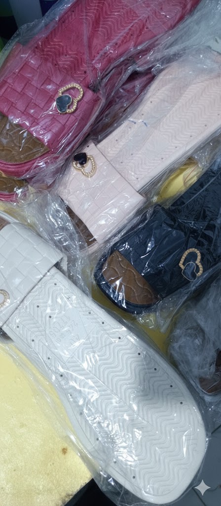 👡 Mules et Sandales Femme – Élégance et Confort au Quotidien